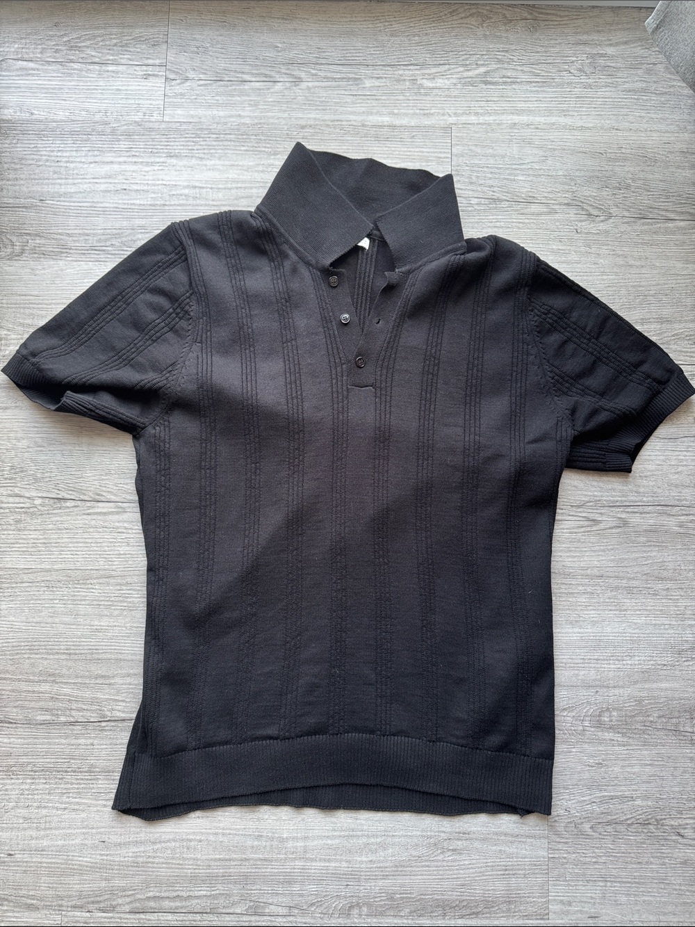 Zara Black Short-Sleeve Polo with Subtle Textured Stripes